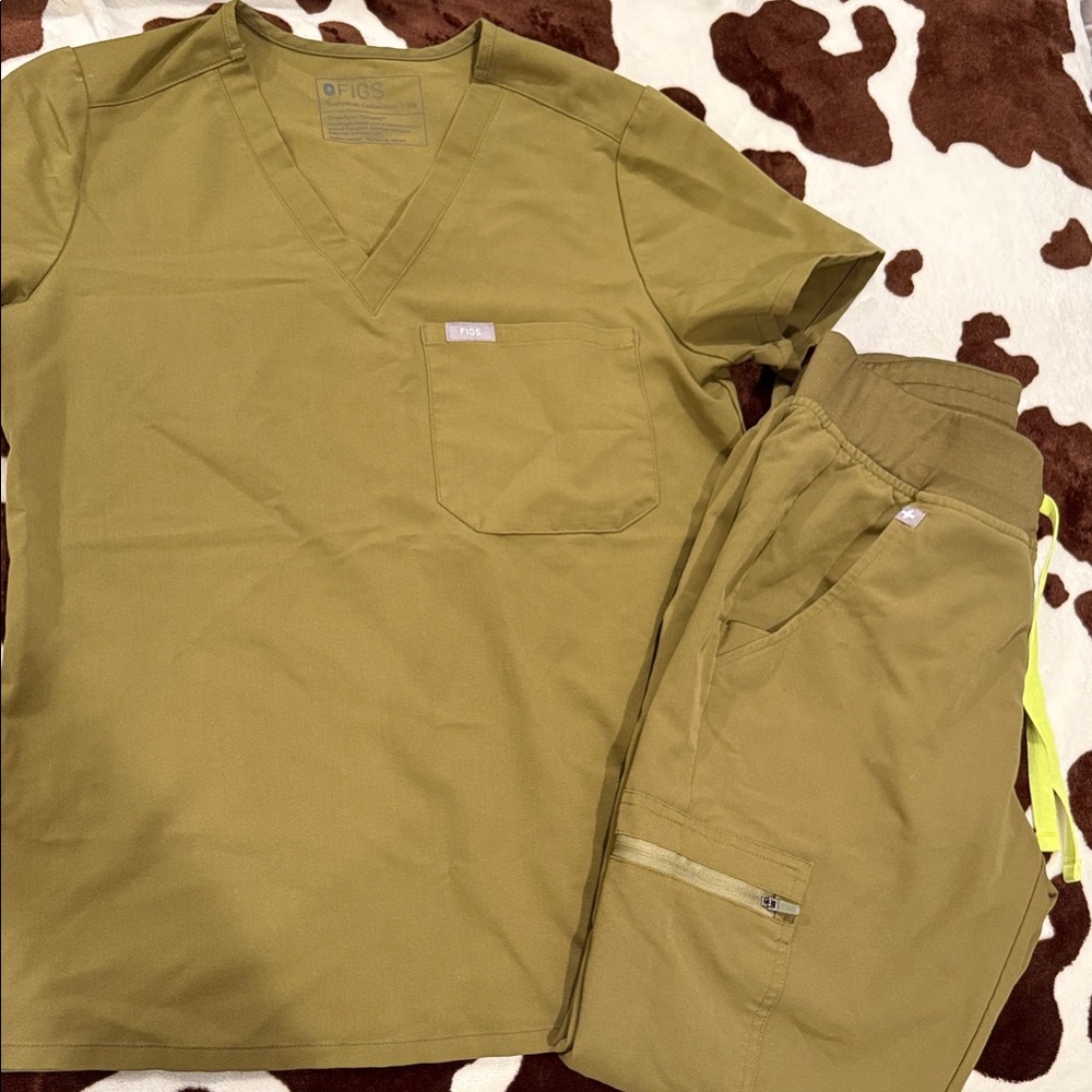 Figs Khaki Scrub Set
